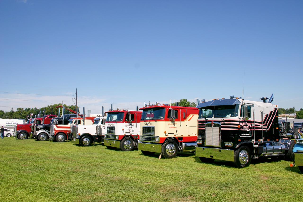 26th Annual Truckers Day at the Buck Gallery Movin' Out