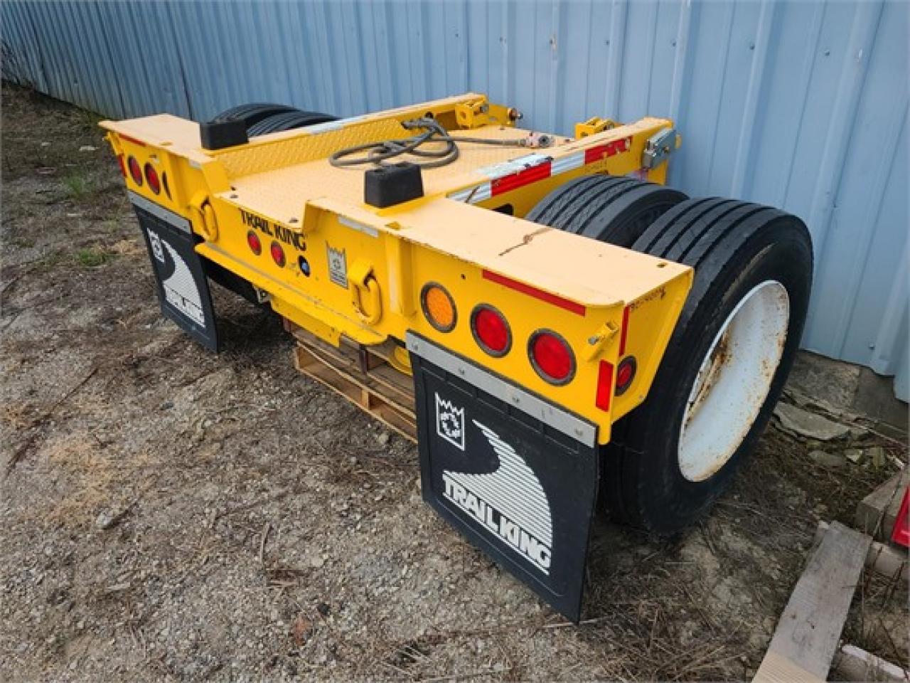 Used 2017 TRAIL KING FLIP AXLE For Sale in Hubbard, Ohio 44425