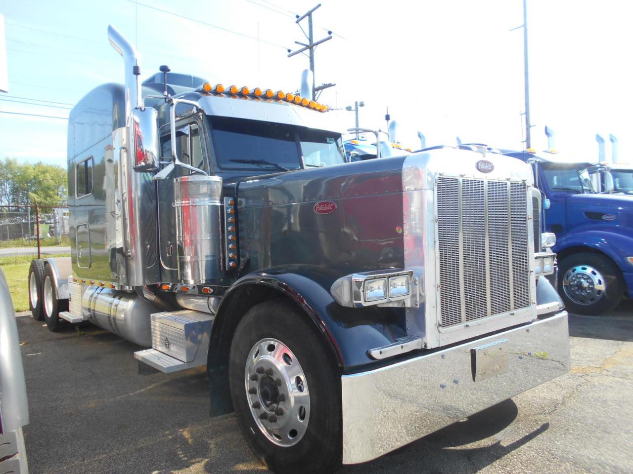 Used 2003 PETERBILT 379 For Sale in Hubbard, OH 44425 AutoBoss 5.7