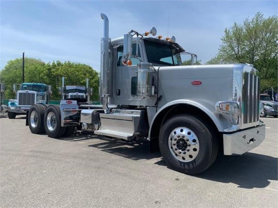 New 2022 PETERBILT 389 For Sale in Eau Claire, Pe 160306030 AutoBoss 5.2