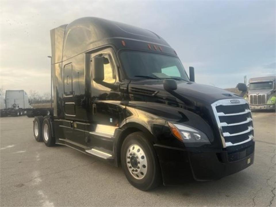 2019 FREIGHTLINER CASCADIA 126 - Dovell & Williams